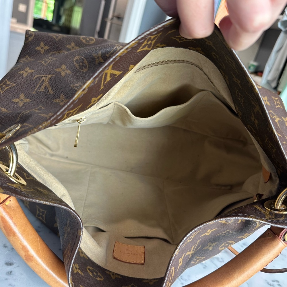 Louis Vuitton ‘Artsy’‎ Bag - Picture 6 of 9